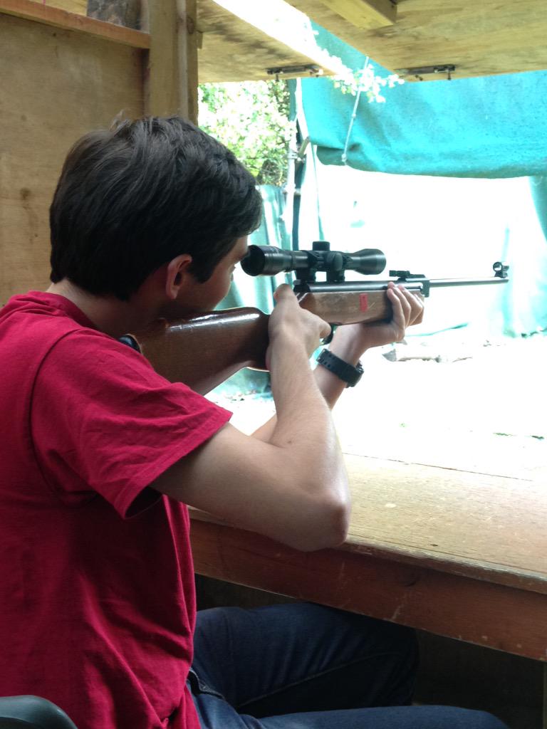 EnfieldNetworks's tweet photo. @Jake_Orros_MYP rifle shooting #everyoneduck  #YoungManagers http://t.co/qe5AGFNKaP