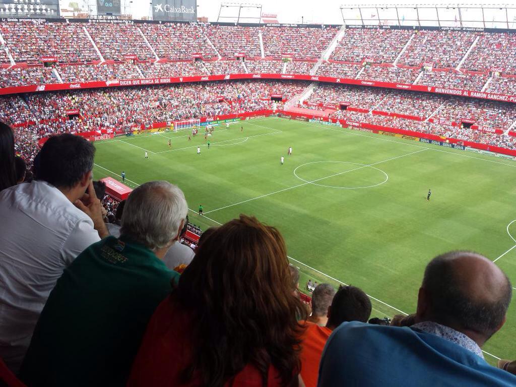 SEVILLA Estadio Ram³n Sánchez Pizjuán 42 500 Page 4 Originally Posted by Zmork