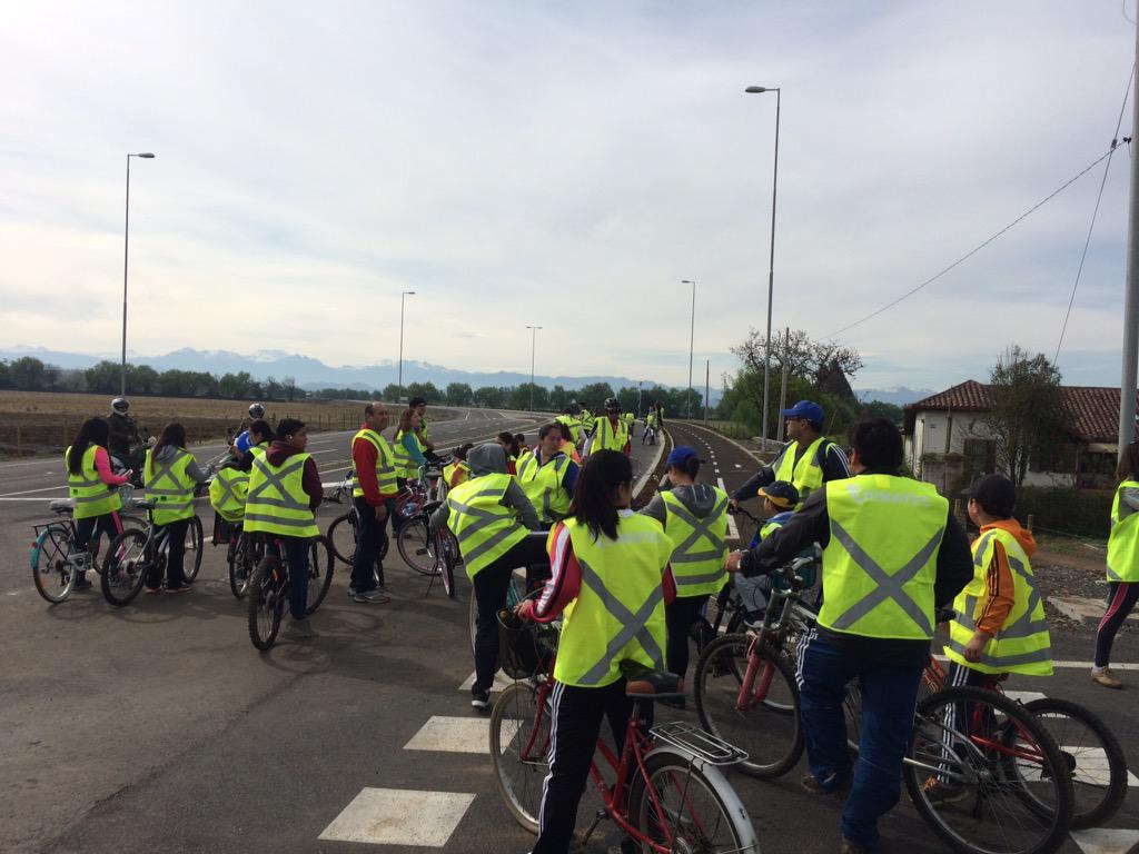 TroncosoAlan's tweet photo. Agradecemos la gran asistencia a la 1era #CicletadaServimak Gracias #Dimatec @AnasacChile @Servimaksa @Carabdechile http://t.co/RwKNbiJVAD
