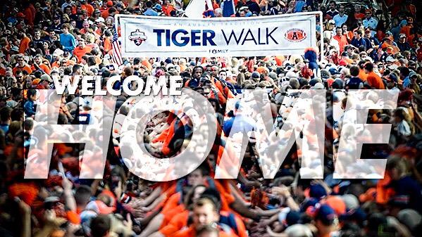 AuburnFootball's tweet photo. It's GAMEDAY! Welcome Home #AuburnFamily! #WarEagle http://t.co/jEx8jdhVVL