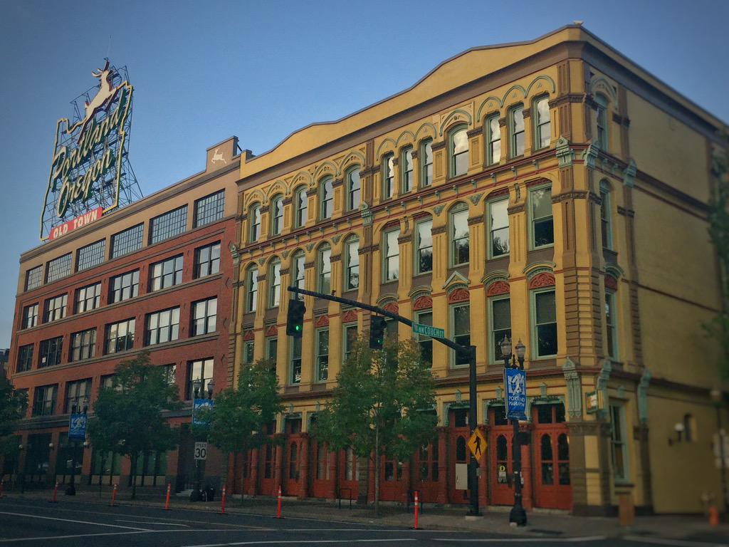 SPO_VisualStory's tweet photo. Ready for another thought provoking day @sojcagora and #pdxEngage15 http://t.co/cRbC5PUES2