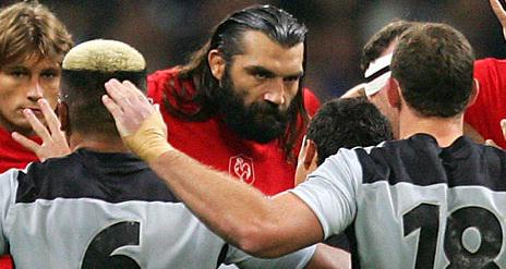 No puede ser otro que Sébastien 'el hombre de las cavernas' Chabal. @rugbycanalplus #MundialPlus #mundialplus