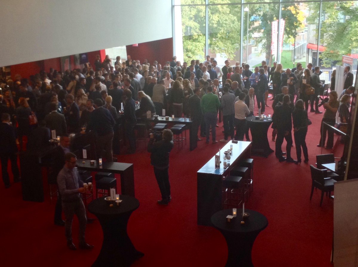 De congresdag zit erop, tijd voor een flinke borrel. Wat vonden jullie het hoogtepunt van vandaag? #jmcongres