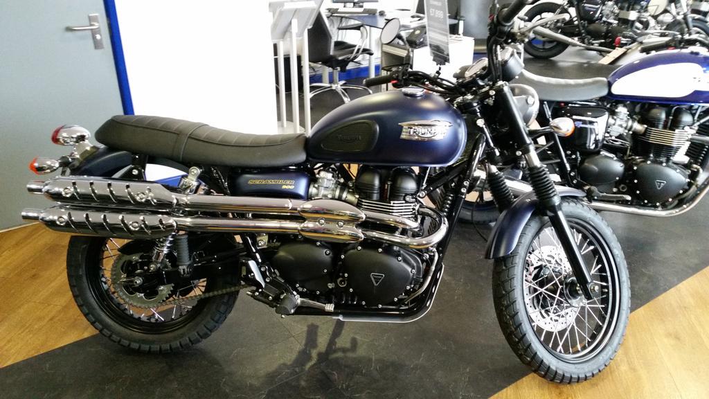 sojodrell's tweet photo. Great to pop into @BulldogTriumph to see Paul Crossley. Thanks for the coffee! #thiscouldgetexpensive http://t.co/hxt2SXkixZ