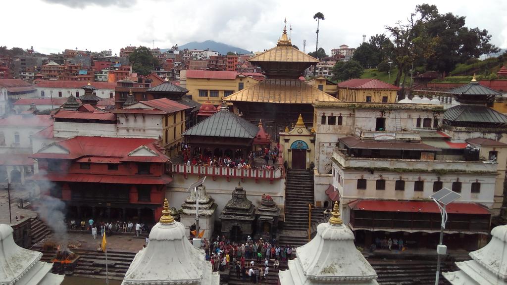 LonlyResham's tweet photo. यो हो नेपालको पहिचान
भाइ भाइको लडाइ होइन।।
एकजुटको बाटो लागौँ
दुश्मनको रोजाइ होइन।।
@ekantipur_com @bbcnepali http://t.co/SMycDaQUxS