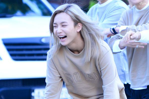 deyuwi's tweet photo. Happy birthday yoon jeonghan aka cheonsa-nya svt aka anime prince  #Yoon1004Day http://t.co/XO9VdOvwdJ