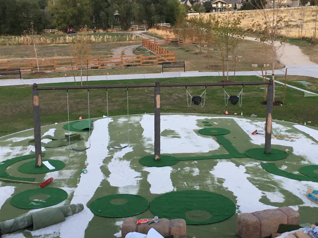 SimonGloverNS's tweet photo. #Surfaceplay at Wheadon Farm Park Draper Utah. Nearly finished the 3rd area only the left sand to brush in. http://t.co/1i8ztDhvYo