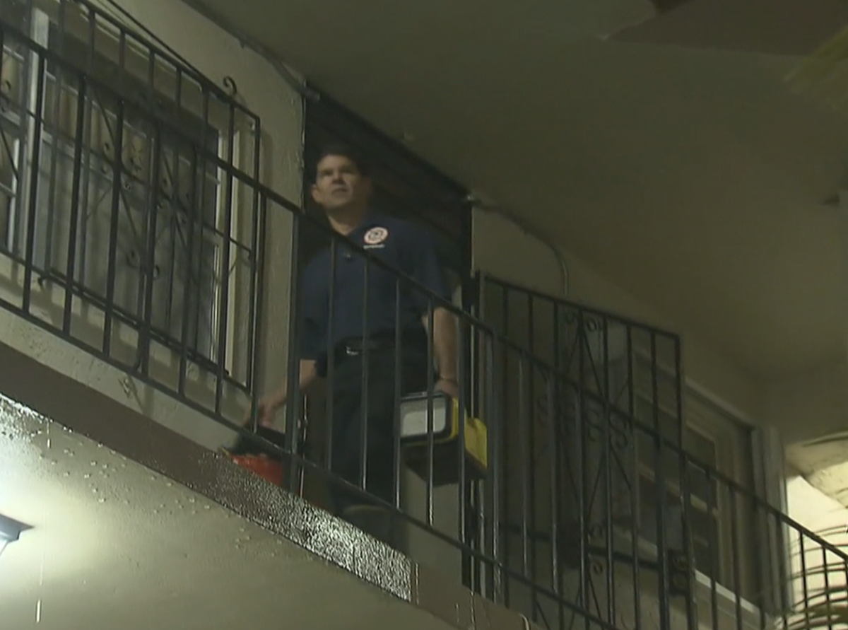 Elderly woman killed in Miami apartment fire. bit.ly/1GCbEnQ?utm_me… http://t.co/rbBNM0glrL