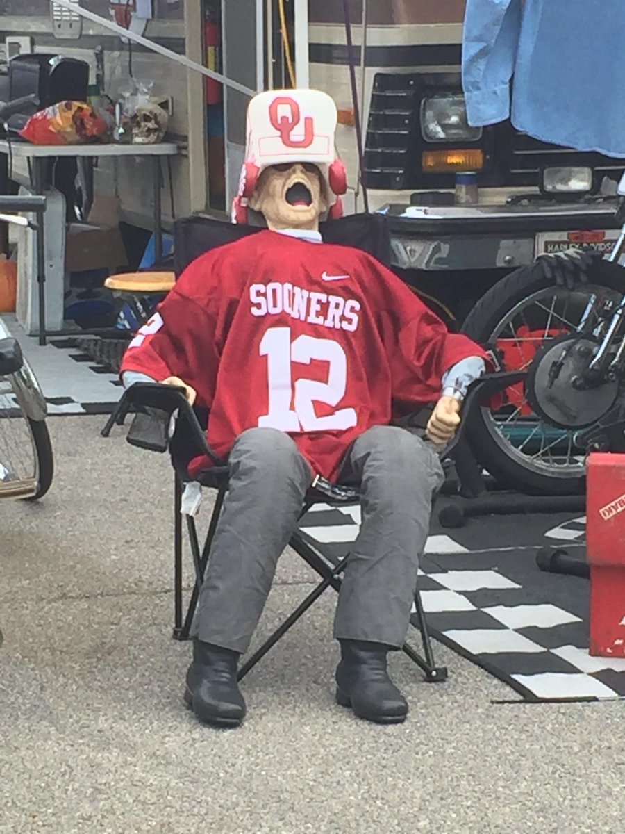 BarberMotorPark's tweet photo. You never know what you may see out here! Someone's in the Halloween spirit! #2015BVF http://t.co/bCutmuNlyT