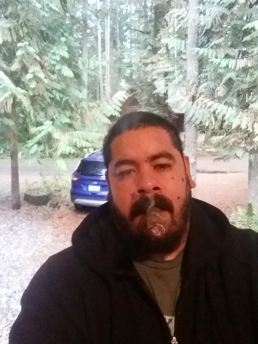 Cigar selfie. Gurkha - Warlord
