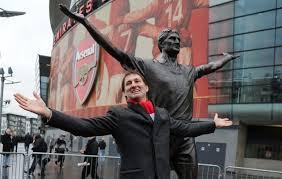 Happy Birthday legend Tony Adams! record:
2 titles
255 Appearances 
115 Clean sheets
12 Goals 