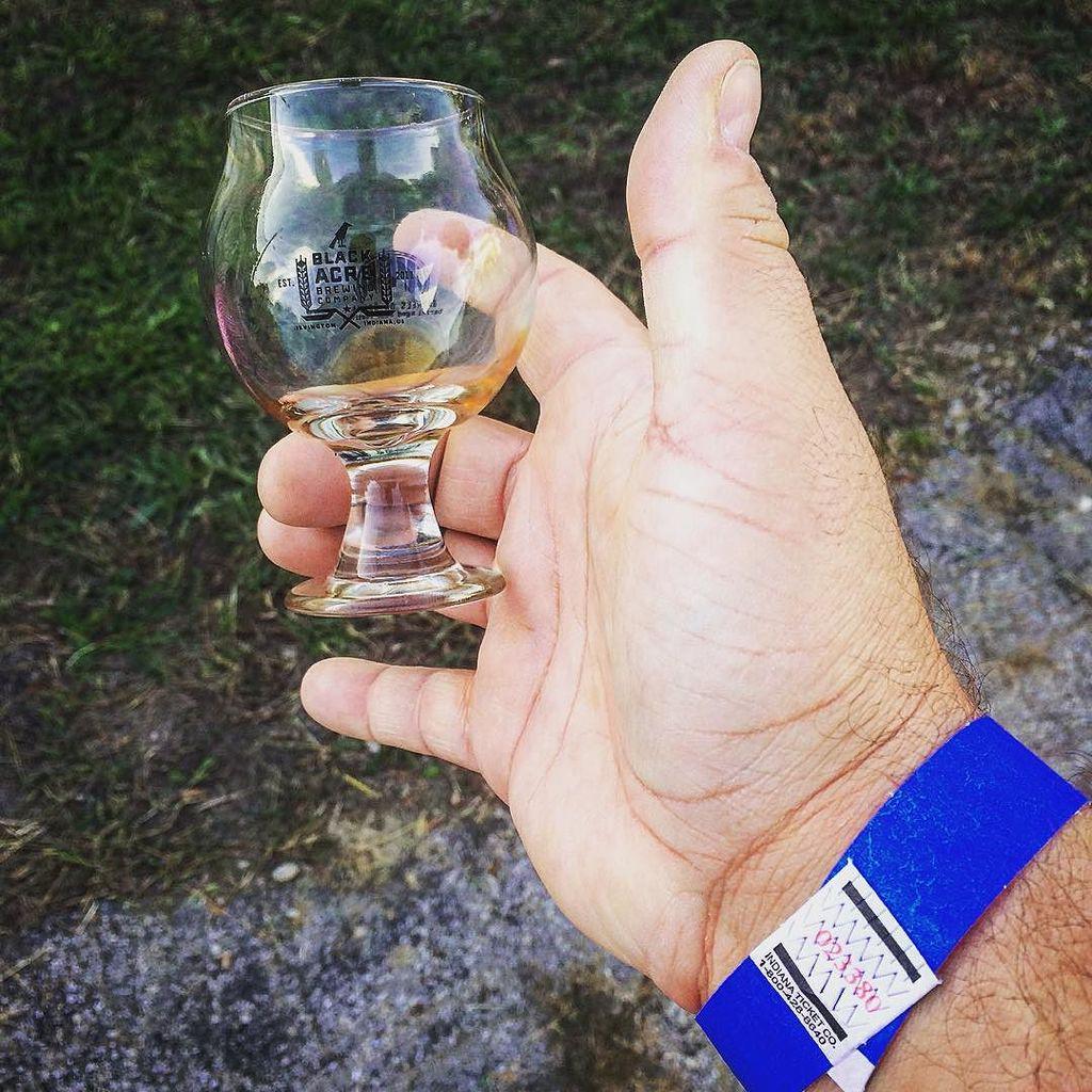 dewaddle's tweet photo. Blue band = Barrels on Bona after party. #craftbeer #BoBfest2015 #BoBFest @blackacrebrewer http://t.co/6ryJ4CiML6 http://t.co/CQY1ma4ocM