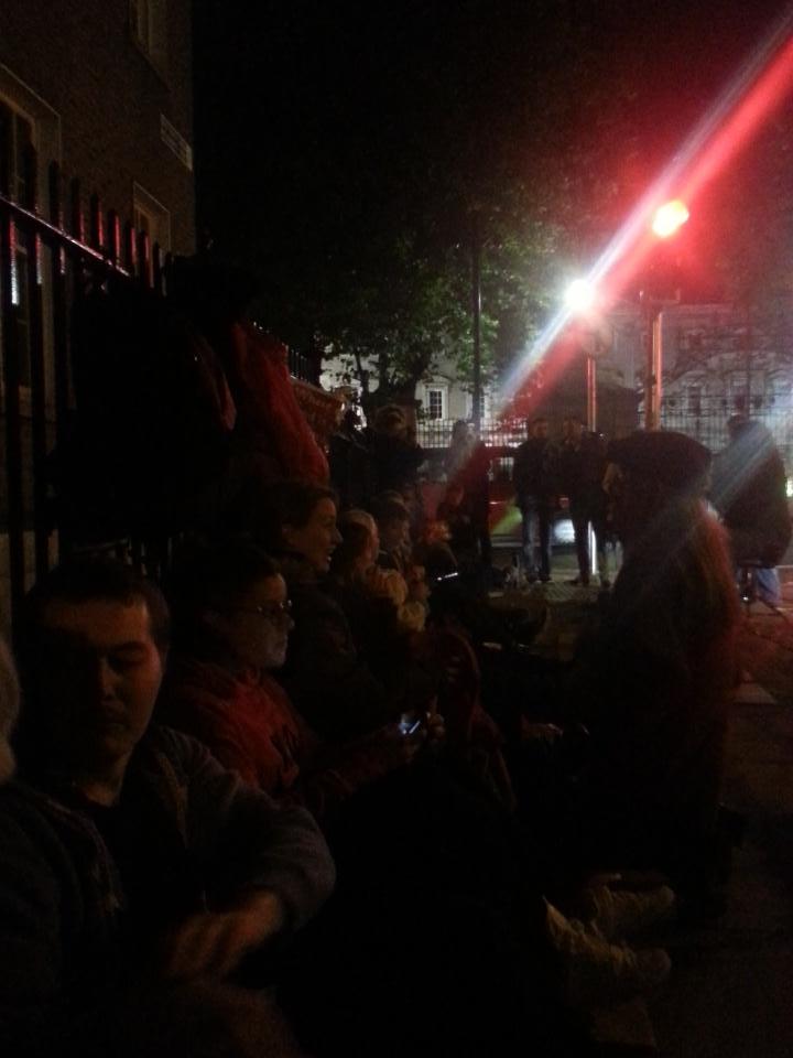 caulmick's tweet photo. #Marchforthehomeless sleeping outside the #Dail to highlight crisis in housing #dail #not1home #marian #twip http://t.co/evIhLExiHu