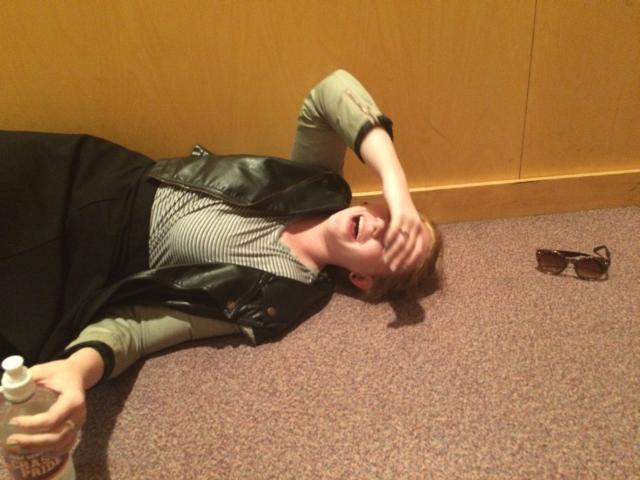 heck_17's tweet photo. #StageMgrs15 How to manage stage. Step one- be @racheltoenies7
Step two- be awesome
Step three- I dunno eat brownies http://t.co/d1WDxC7Frj