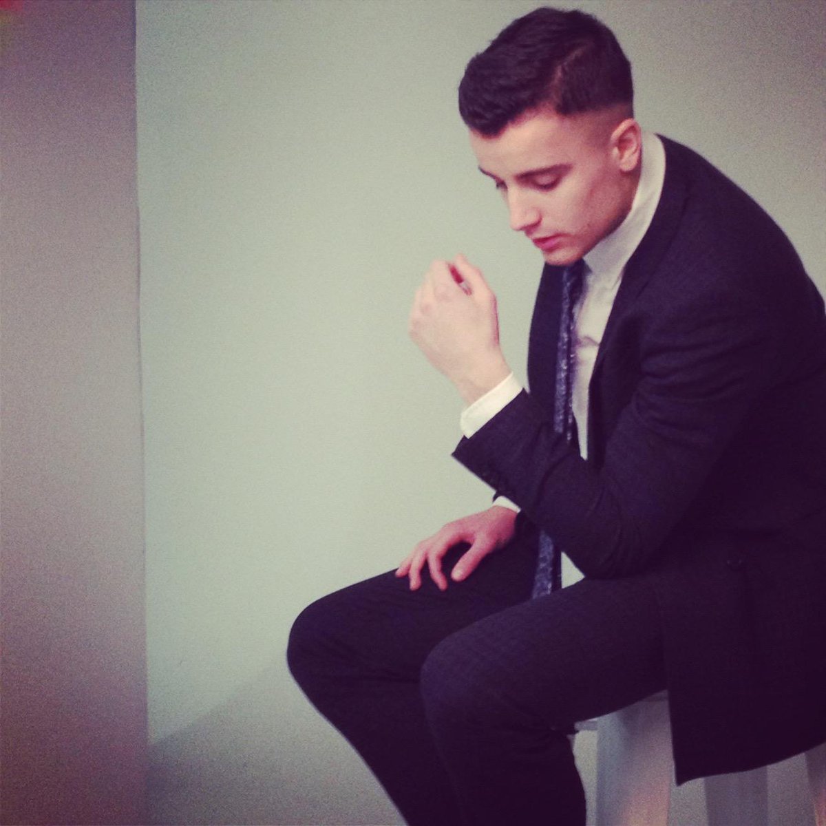 HobbieStuart's tweet photo. That one time I wore a suit http://t.co/ogKGHiQ7ZH