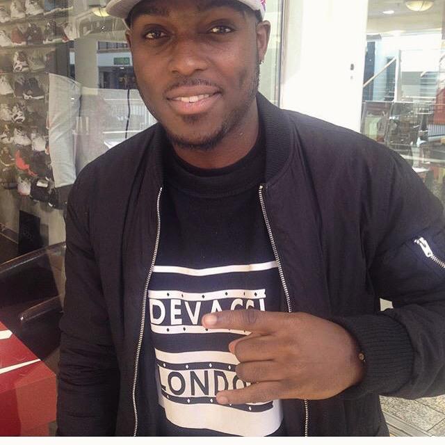 Devacci_London's tweet photo. Derry mensah spotted in devacci sweatshirt @DezMensa #devacci #sweatshirt http://t.co/qvYtg7oAXf