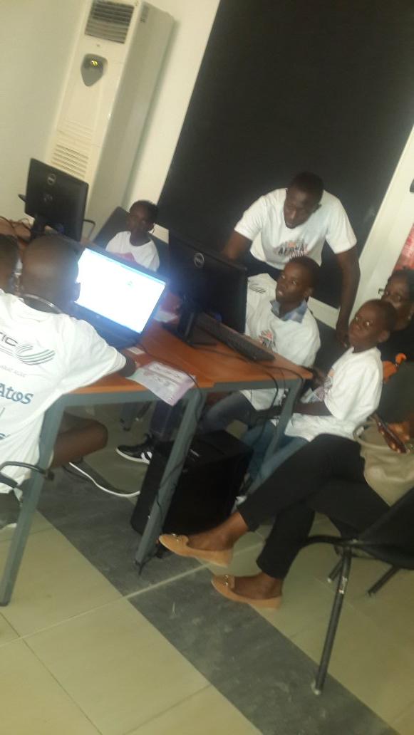 Une petite revue des ateliers Scratch réalisés avec les plus jeunes. #AfricaCodeWeekSenegal