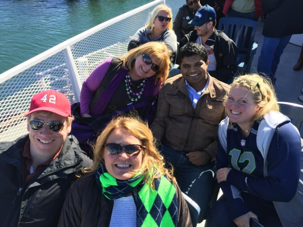 EAdventurelover's tweet photo. Tillicum Village Salmon Bake and Cruise!
#singles #cruise #singlelife #seattle #love #fun http://t.co/io5j6TwRt7