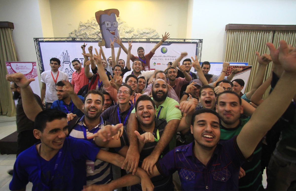 SWGaza's tweet photo. It's selfie time! Our whole community celebrates our successful #SWGaza5 - this event belongs to all of us! http://t.co/R9PlE9z12E