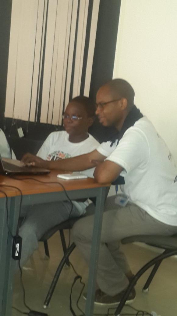 ACW_Senegal's tweet photo. Ateliers Scratch... #AfricaCodeWeekSenegal http://t.co/QgLmxhMIIO