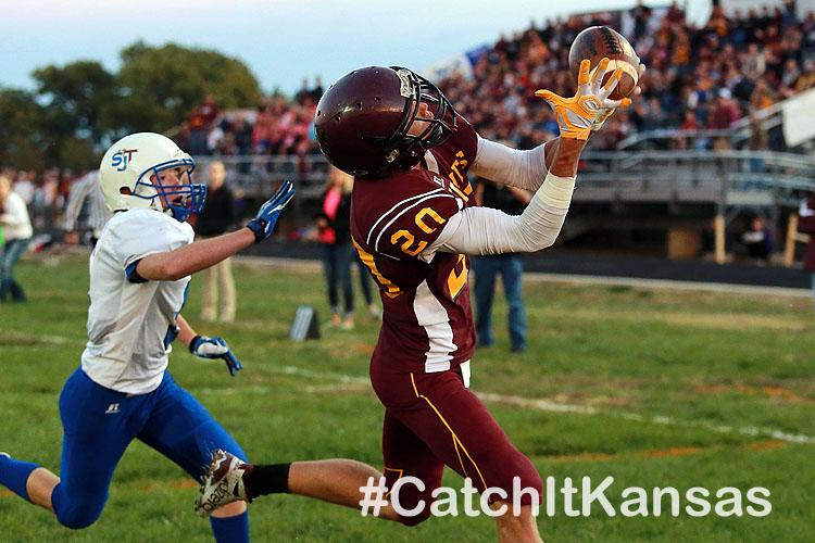 CatchItKansas's tweet photo. Still #1! But can @vhsknights win Photo of the Week! Vote here: http://t.co/qIqAzNgS3l #CatchItKansas http://t.co/gafrivWuJc