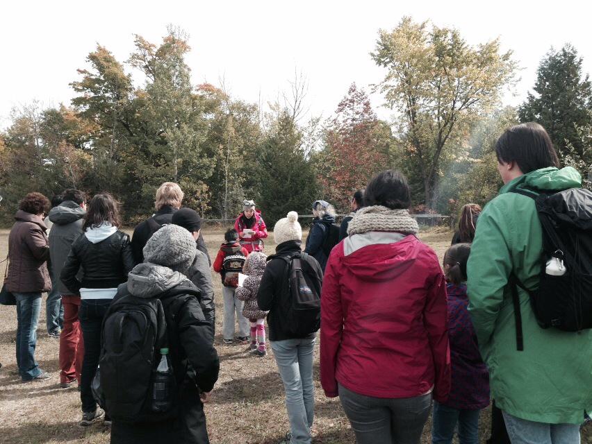 RougePark's tweet photo. Hooray for Saturday in the park! Today's #fallwalkseries was awesome. Presented by @ParksCanada &amp; @opg. http://t.co/jxQGLXM1Js