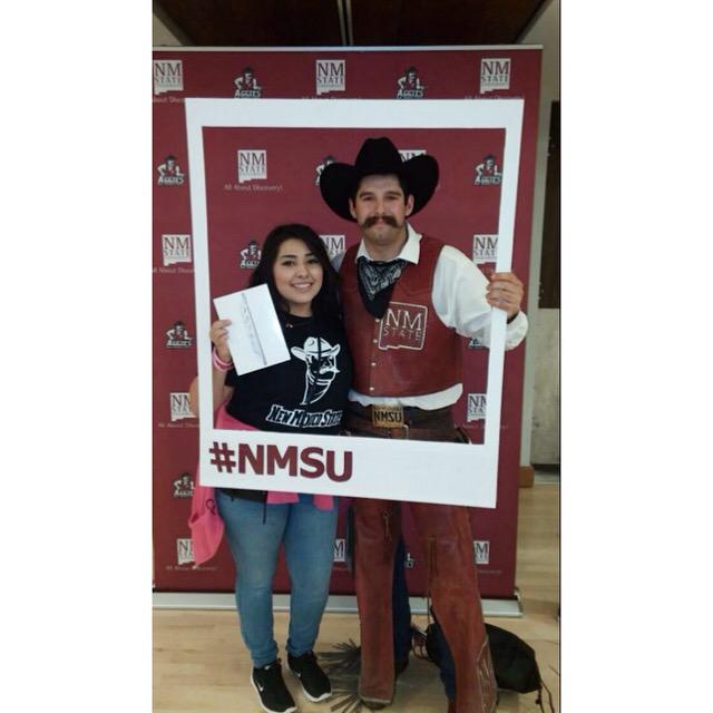 IrvinObserver's tweet photo. Jessica Aparicio reporting at @nmsu #aggieexperience winning an iPad mini as well. #irvinhigh @ELPASO_ISD http://t.co/mETrDYtPAA