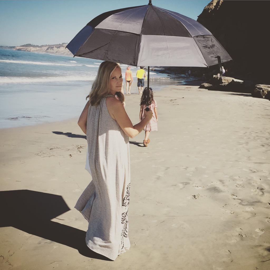 MistyConnelly_'s tweet image. #photoshoot today.  It was a cool 90 degrees! #iwantfallweather #tryingnottomelt