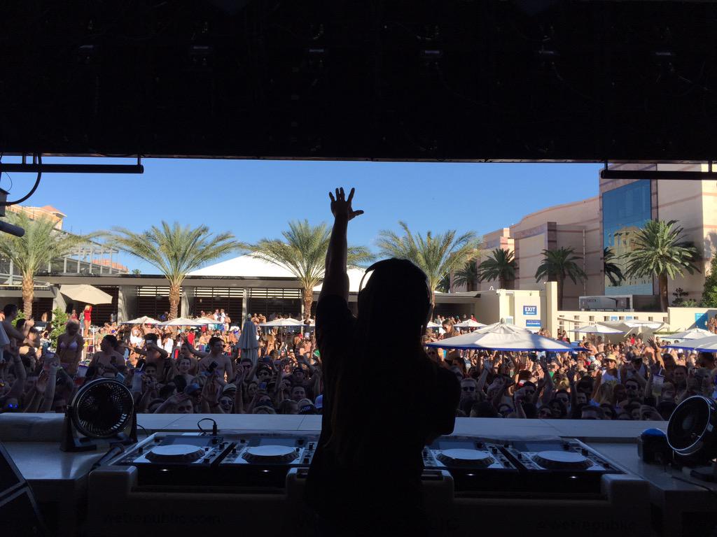 Last Aoki's Playhouse @WetRepublic pool party of 2015!! Time to TURNT UP!! #aokisplayhouse #neonfutureodyssey #vegas http://t.co/3nqPPMQlBG