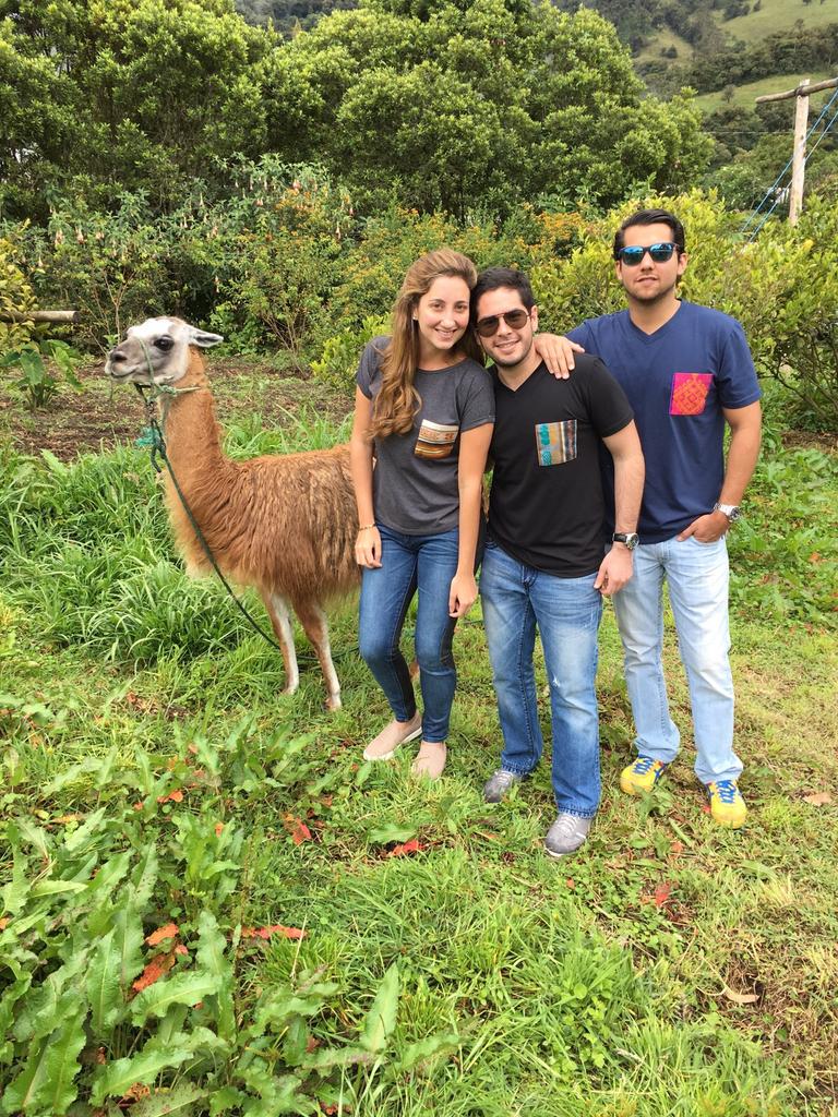 nativa_ec's tweet image. Nativa people en Baños, Ecuador. #AllYouNeedIsEcuador #feriadomode
