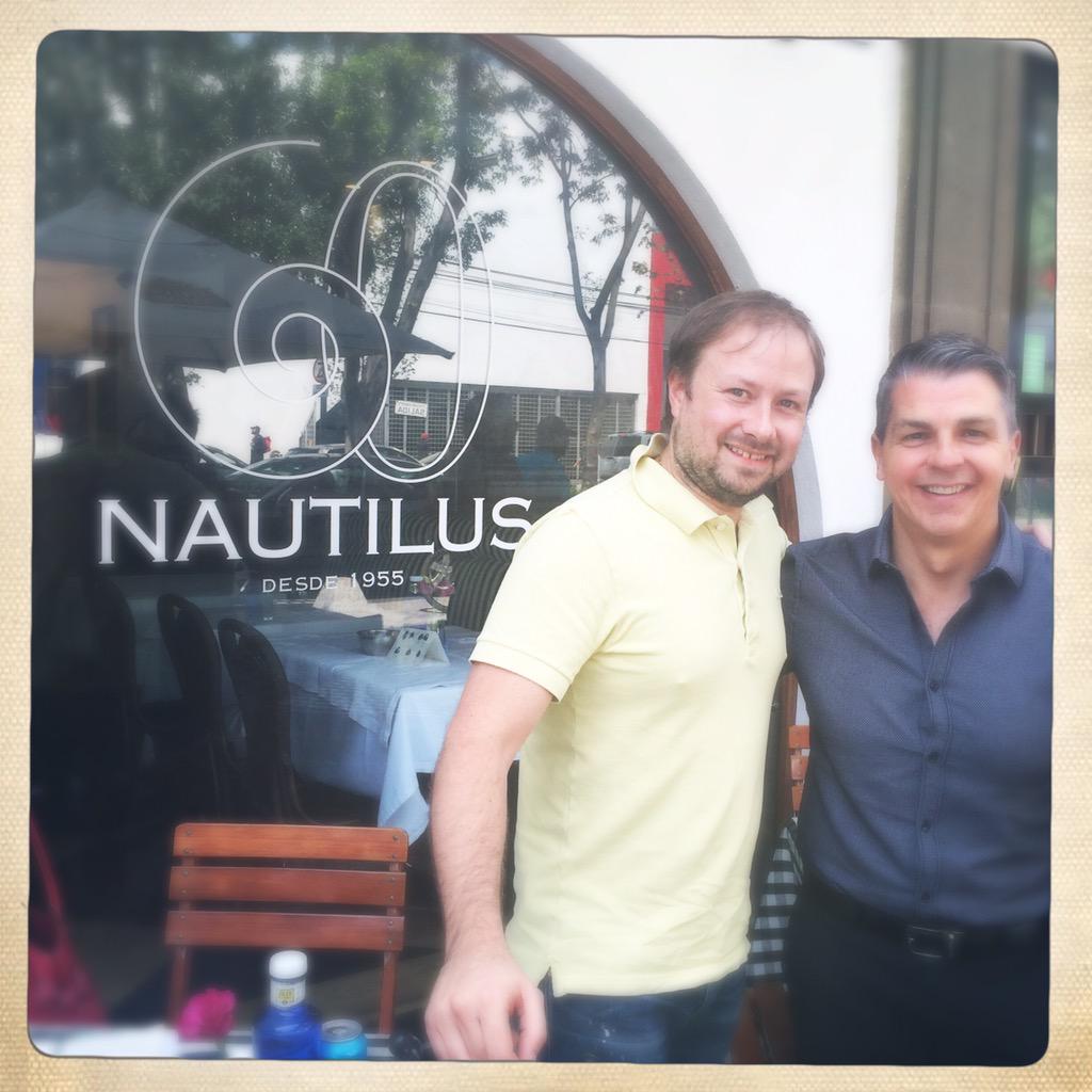 ¡Cocinando deliciosos planes para #NocheDeMares <a href="/OscarSotres/">Oscar Sotres</a> y <a href="/SantiagoMigoya/">santiago migoya</a>! #CelebrandoANautilus