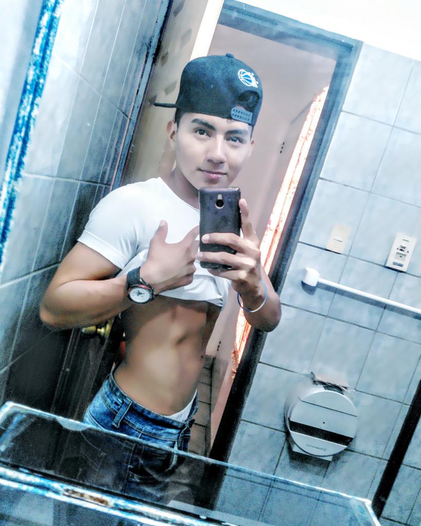jhon_macuvi's tweet photo. http://t.co/WXYmXoVhuc