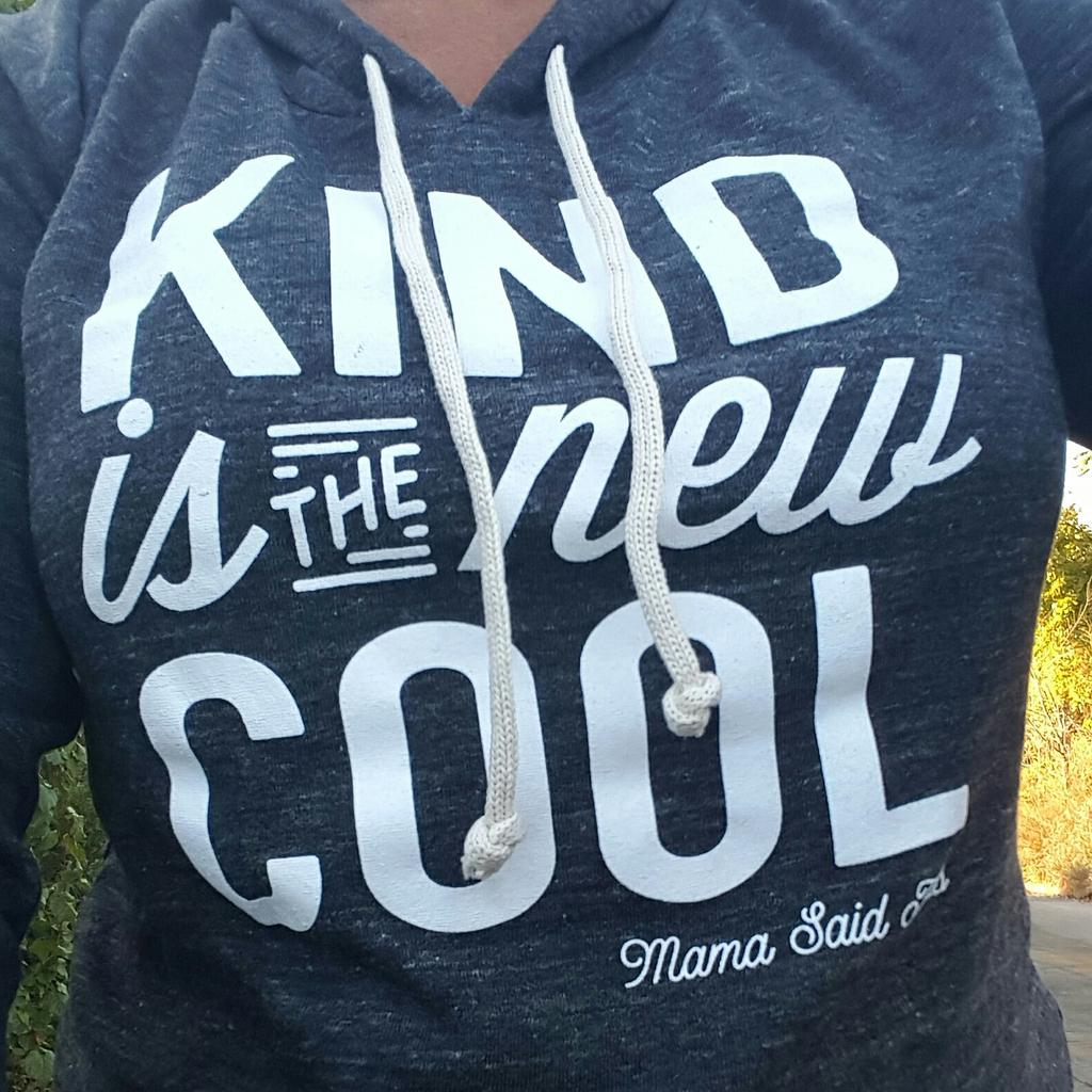 debbieelson92's tweet photo. #AlwaysBeKindToOneAnother #LoveMyNewHoodie #MamaSaidTees ROCK! :) http://t.co/CG5hRoGBTN