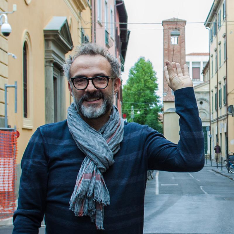 secondacronaca's tweet photo. Dal #foodporn alla #cecina @massimobottura a pranzo con Seconda Cronaca @Internetfest #IF2015 http://t.co/ZfH54gsvss http://t.co/G2elR0gugF