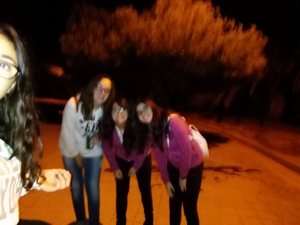 pulgi_98's tweet photo. Bonita noche :D @Tali99grao @natirextra @carovp66_com  @_FuckingAwesom @itzzmtl @mariadosmilseis http://t.co/Y5egy3De3E