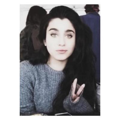 PremiosParody's tweet photo. Miriand vs Lauren.
RT, Miriand.
Fav, Lauren. http://t.co/FOG3kVLYkE