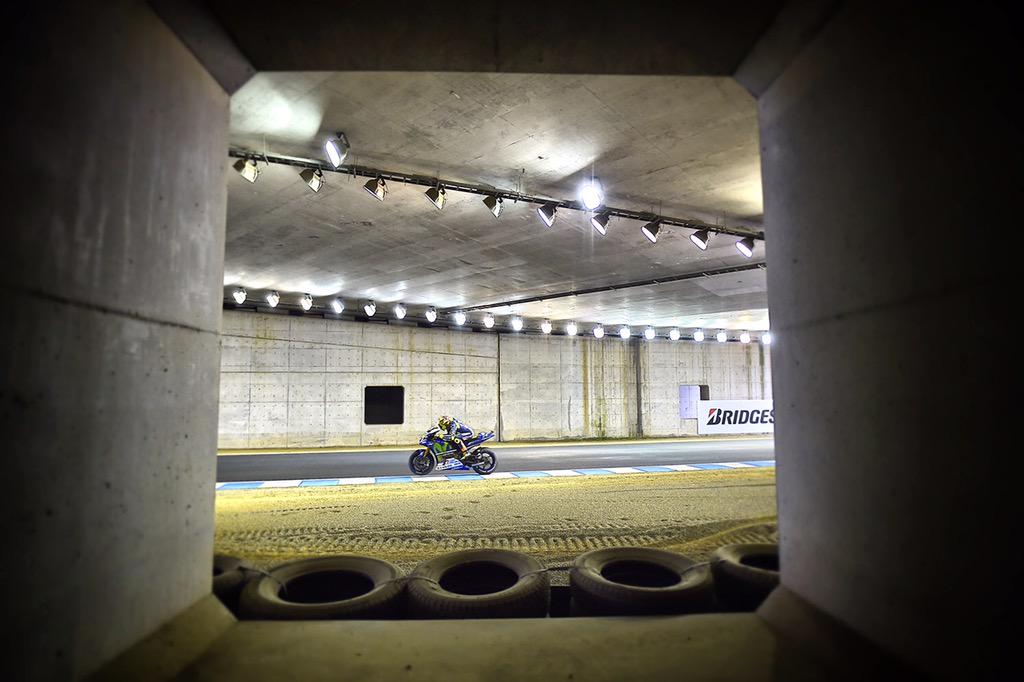 ValeYellow46's tweet photo. Circuito di Motegi,Giappone
Sabato,prove ufficiali
Secondo scatto @GigiSoldano http://t.co/7F8AZzxBuW
