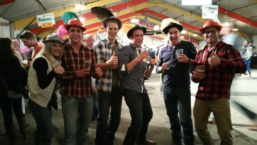 Oktoberfesting 🍻🐄💃<a href="/will1500cows/">willscherpenzeel</a> <a href="/Jimschuurmans11/">Jim</a> <a href="/Ysselsteindave/">Dave Ysselstein</a> <a href="/nMutsaers/">Nic Mutsaers</a> <a href="/VelstarDairy/">Eric Veldhuizen</a>