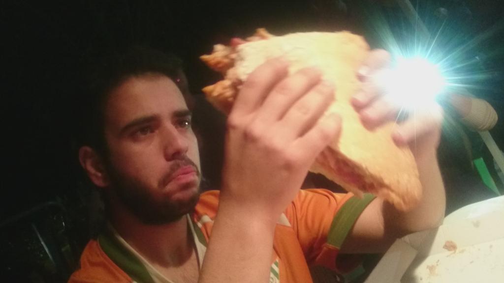 JMMorales77's tweet photo. Y ya están comiendo,  55 minutos por delante.@QUERICKO  @comerciolaura @riveramorales92 @ http://t.co/Rbn3DEKtLk