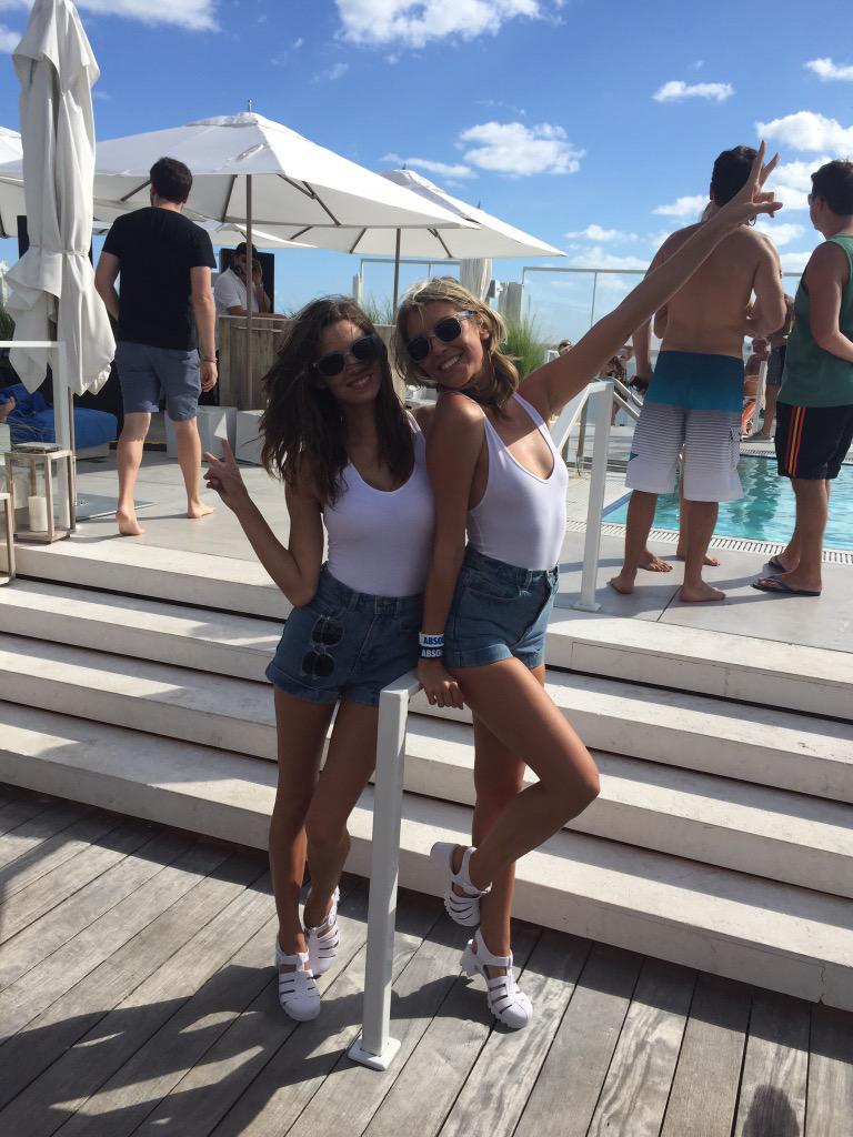 Vmodelingagency's tweet photo. @1Hotels  #miamibeach #miamiheat #pool #party #ABSOLUT  come hang out w/ our two models today at the rooftop pool http://t.co/26nN1Uh89a