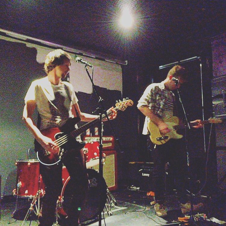 HeartRockLive's tweet photo. @SlursBand #heartrocklive #livemusic #newcastleupontyne #band #singer #guitarists #thedogandparrot http://t.co/nmfXihBphv