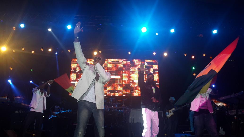 ExclamationKe's tweet photo. @WyreDaLoveChild #MoFaya works the crowd like a real maestro!! @ExtravaganzaKE @TrueBlaqGroup @TrueBlaqGroup http://t.co/nVapLMKej3