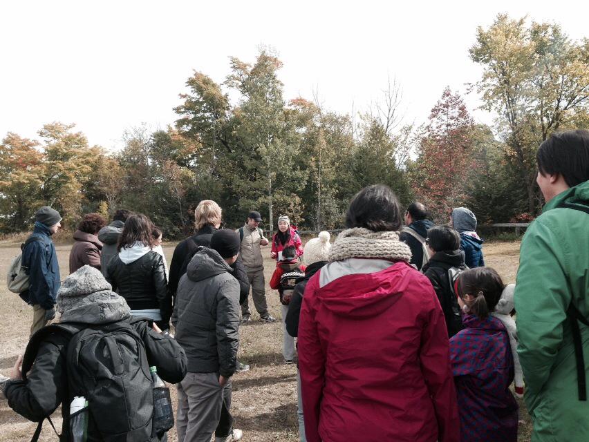 RougePark's tweet photo. Sebastian from @ROMBiodiversity is rocking the leech/worm walk! #FallWalkSeries! http://t.co/d2OjFkjuVi