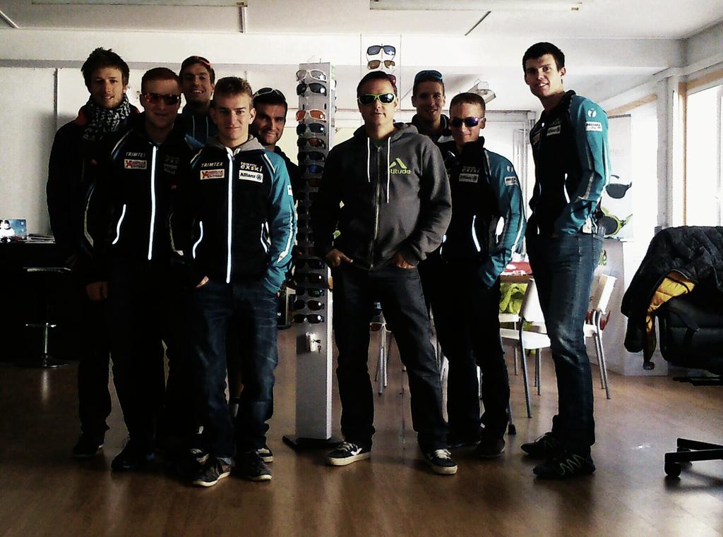 bapt_blondeau's tweet photo. Le team Exski avait rendez-vous chez @altitude_eyes pour découvrir les nouveautés !
#teamexski #altitudeeyewear http://t.co/px3LM4okub