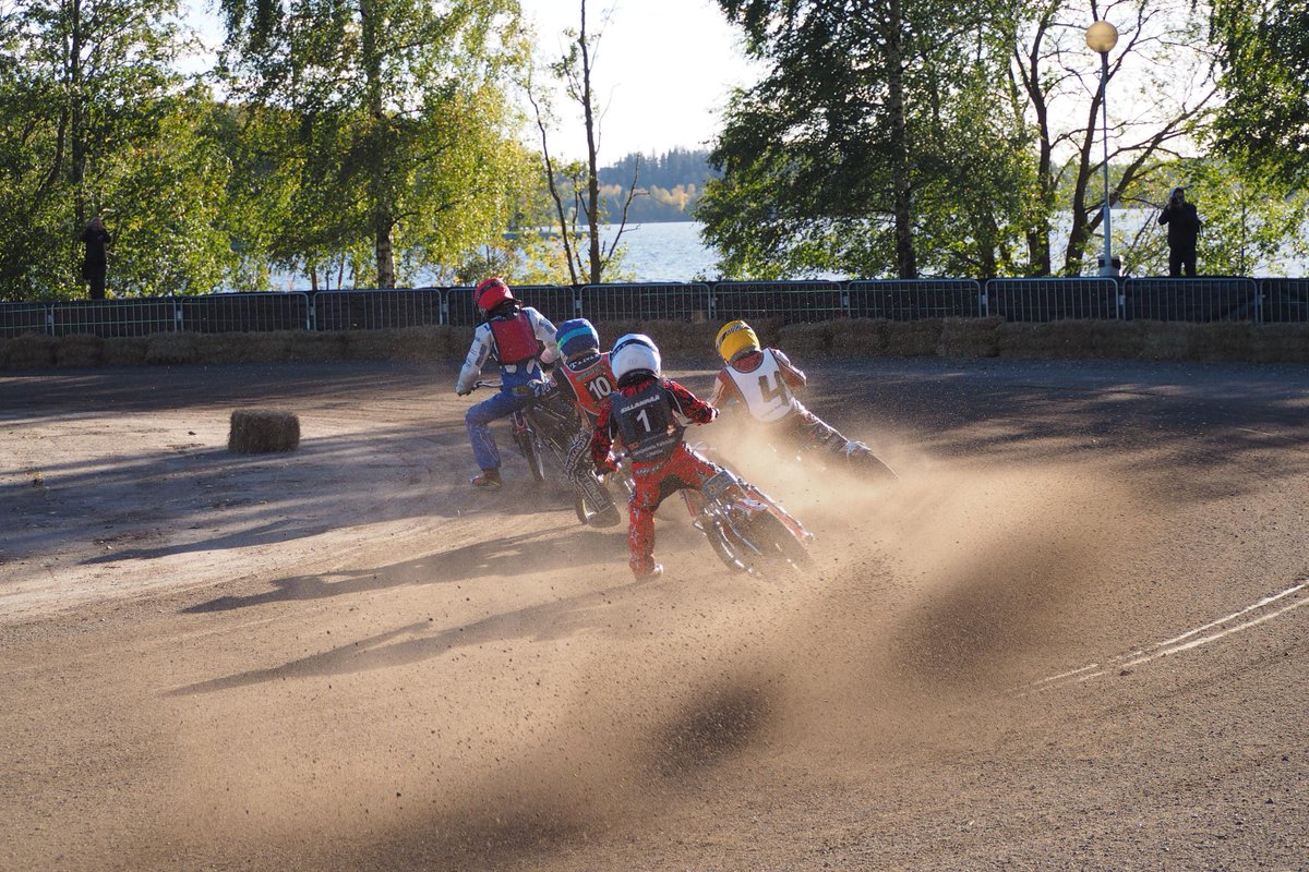 Zeenye's tweet photo. Nice sunny day today at #80cc #speedway festival at #Eteläpuisto, the race continues tomorrow. #minispeedway #Tampere http://t.co/68qITOciCH