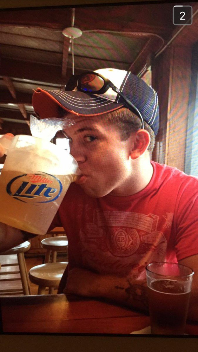 moorecaleb1990's tweet photo. Back before hooters closed:/ http://t.co/mOZAEQ4pTz