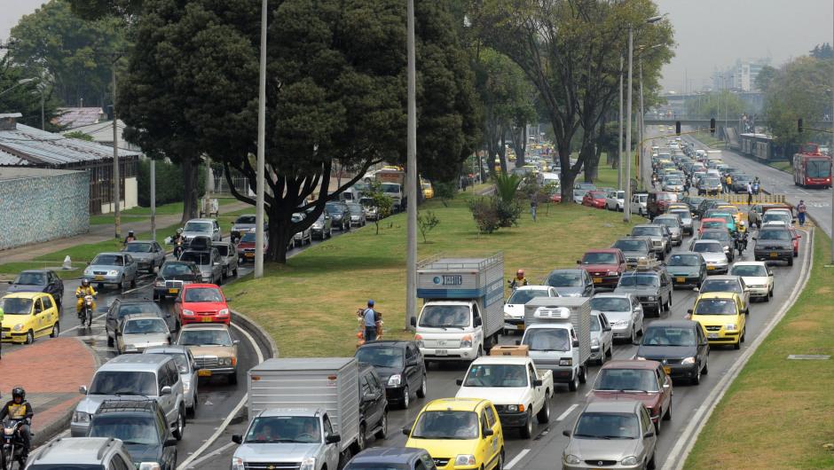 CNNEE's tweet photo. Esta capital latinoamericana es la segunda peor ciudad para manejar en el mundo ¿La conoces? http://t.co/3J7UzySpRV http://t.co/8mEl6zTH52