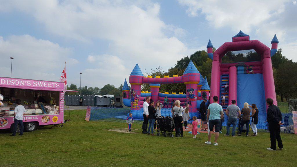 PortsDragonBoat's tweet photo. Loads of littlest ones on the @PBCGroup1 bouncy castle having fabulous fun http://t.co/9rTv4D6FP7