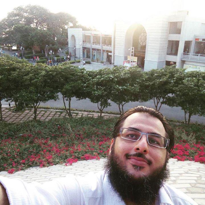 DiscoMaulvi's tweet photo. On top of the worldโฆ well #portgrand atleast :) #selfie #wwim12 #Karachi #howdidyougetupthere http://t.co/7TF9veZ6td