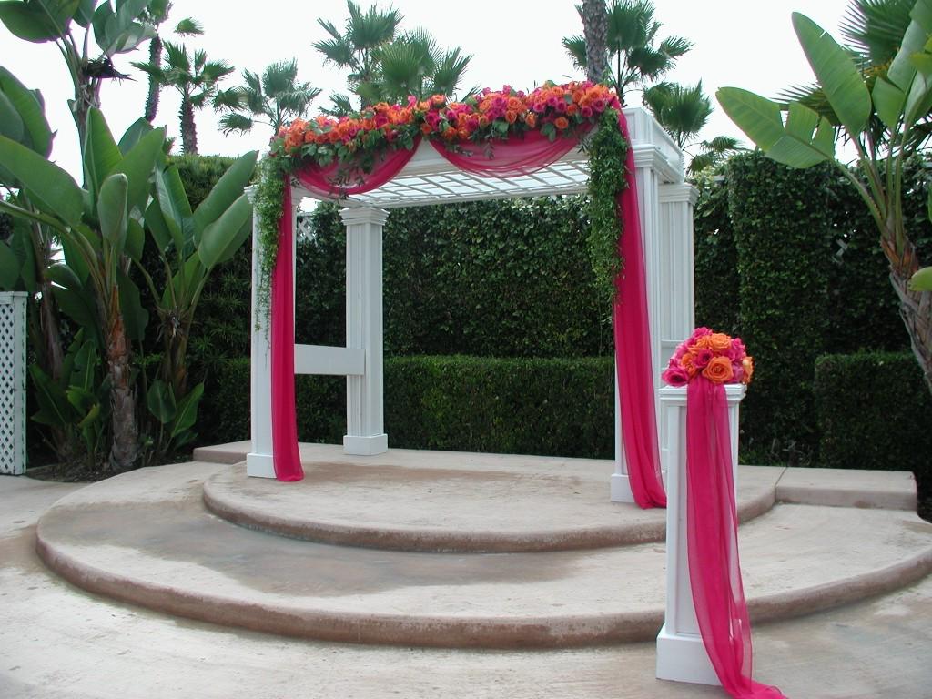 CosmeaGardens's tweet image. #CosmeaGardens aims to be the leading full service company for events and #wedding planning. bit.ly/1J2Kv1N